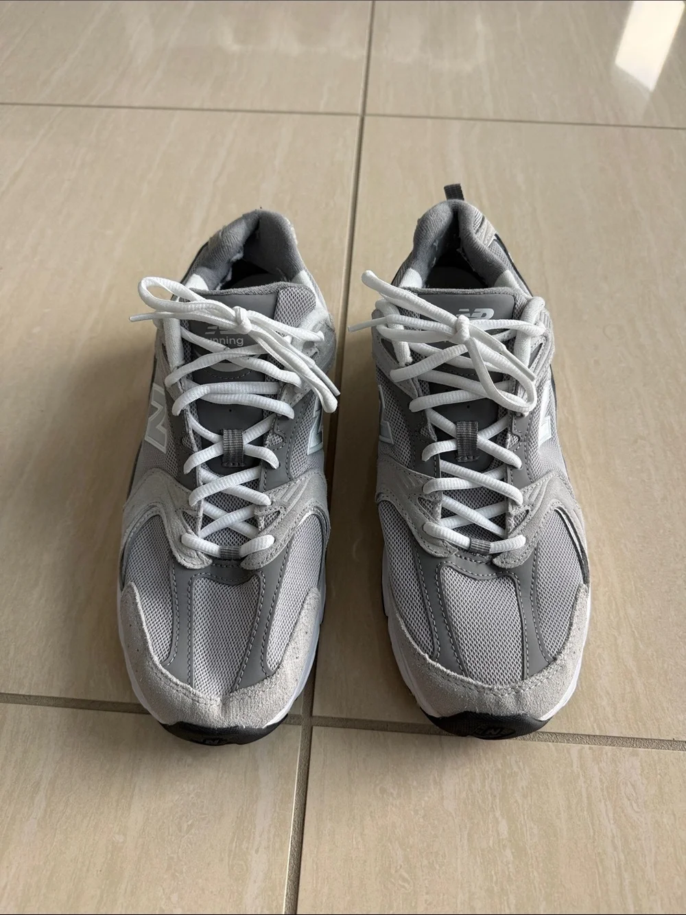 New Balance Men's Grey and White Athletic Sneakers